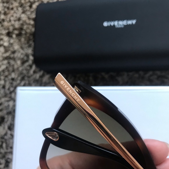 Givenchy Sunglasses 57mm GV7071s - Picture 3 of 4